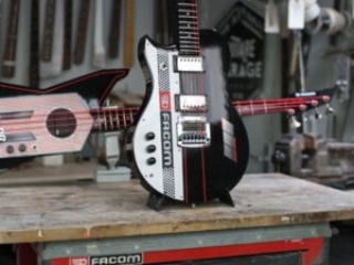 guitar_servante