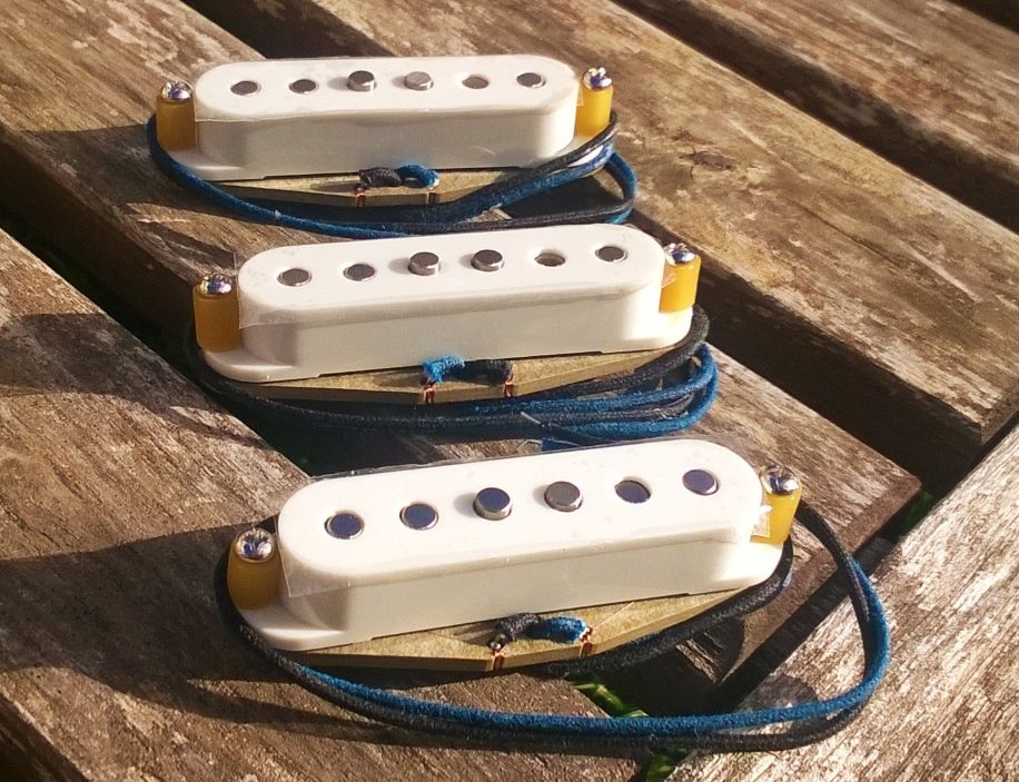 Micros Stratocaster Dreamsongs "Hot46"