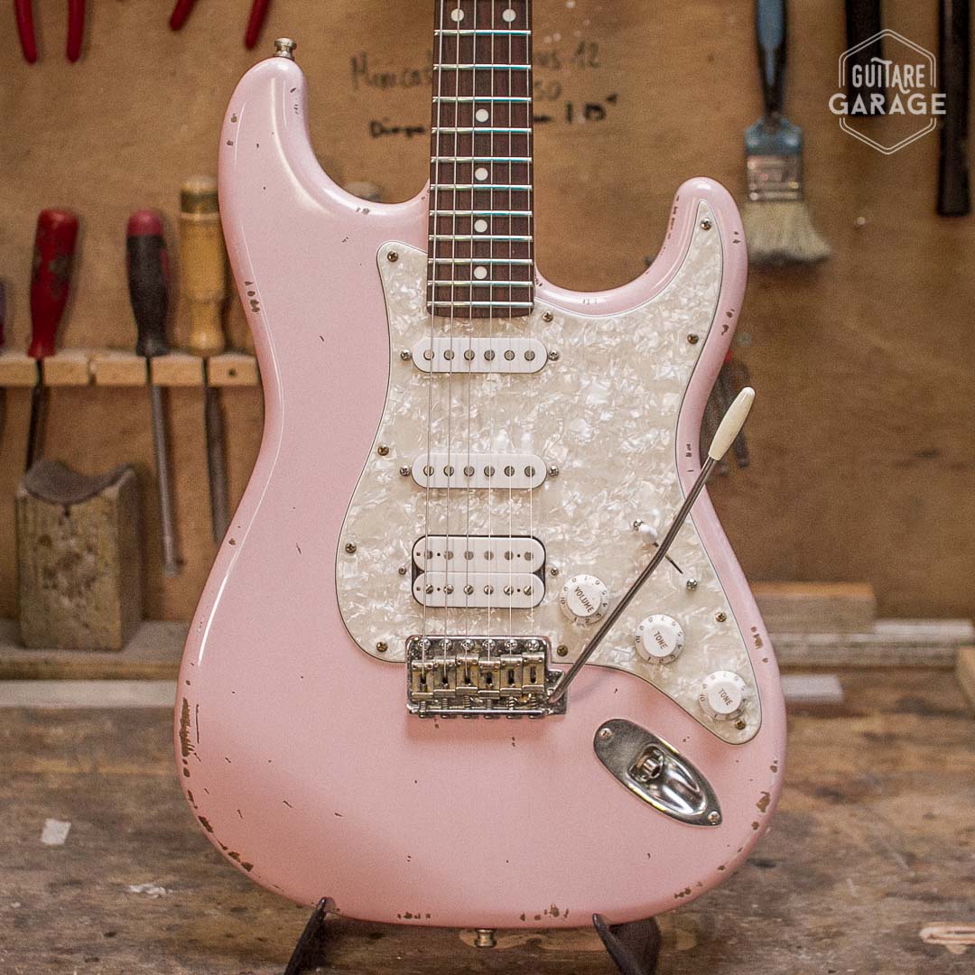 stratocaster HSS Guitare Garage Shell Pink Relic
