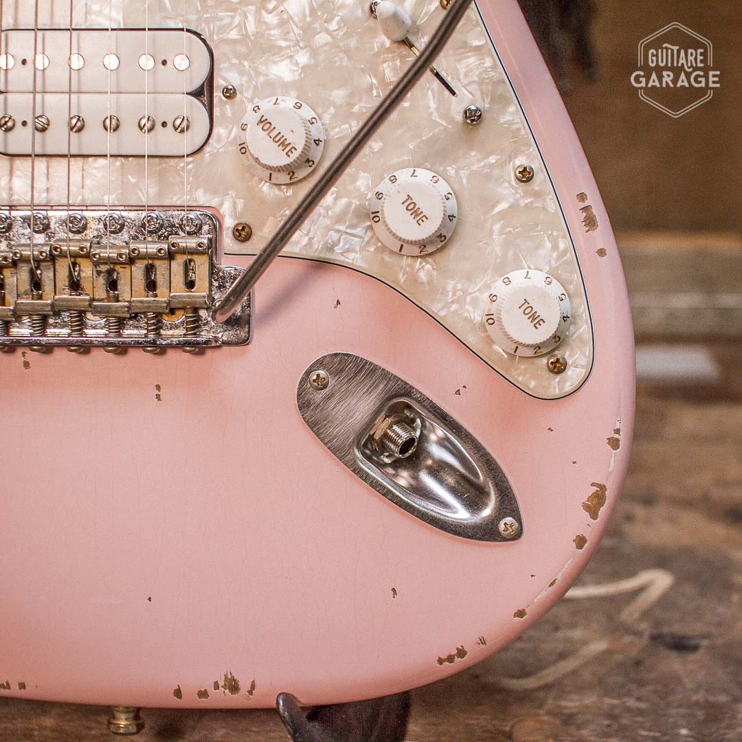 stratocaster HSS Guitare Garage Shell Pink Relic