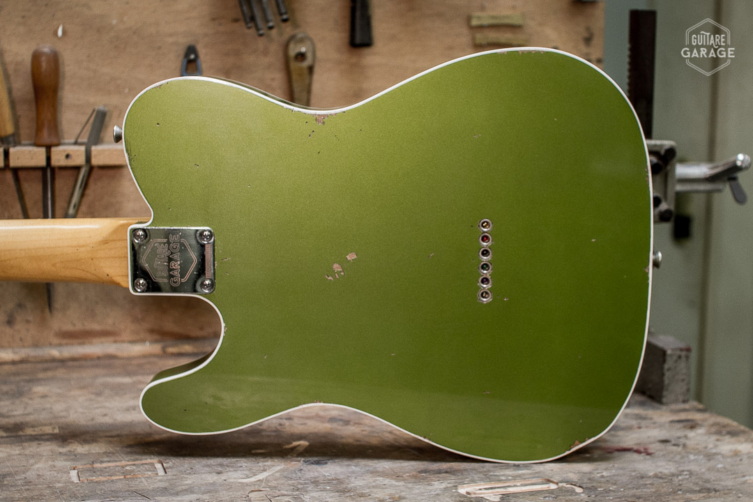Partcaster Guitare Garage Olive Drab Light Relic avec Bindings Blancs