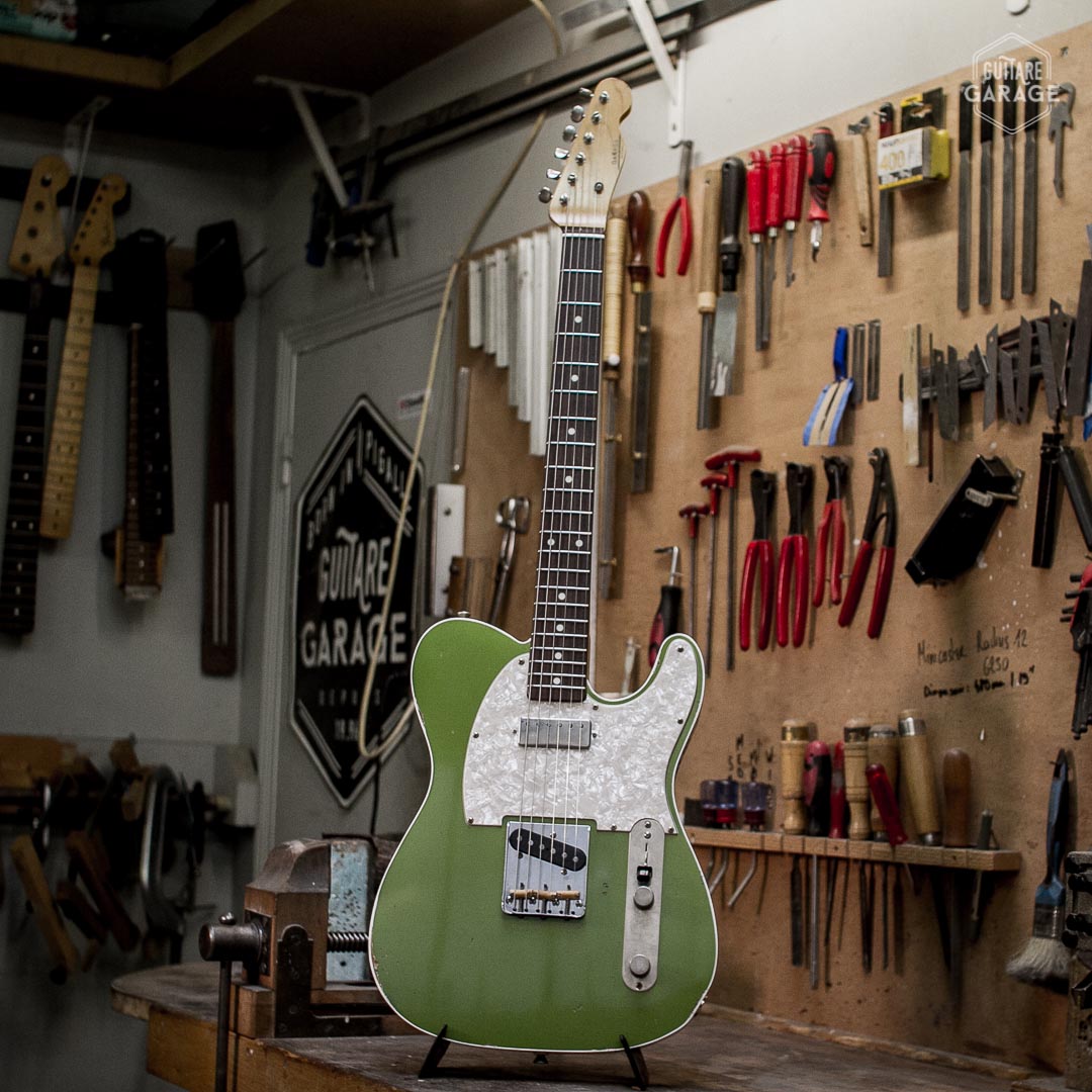Partcaster Guitare Garage Olive Drab Light Relic avec Bindings Blancs