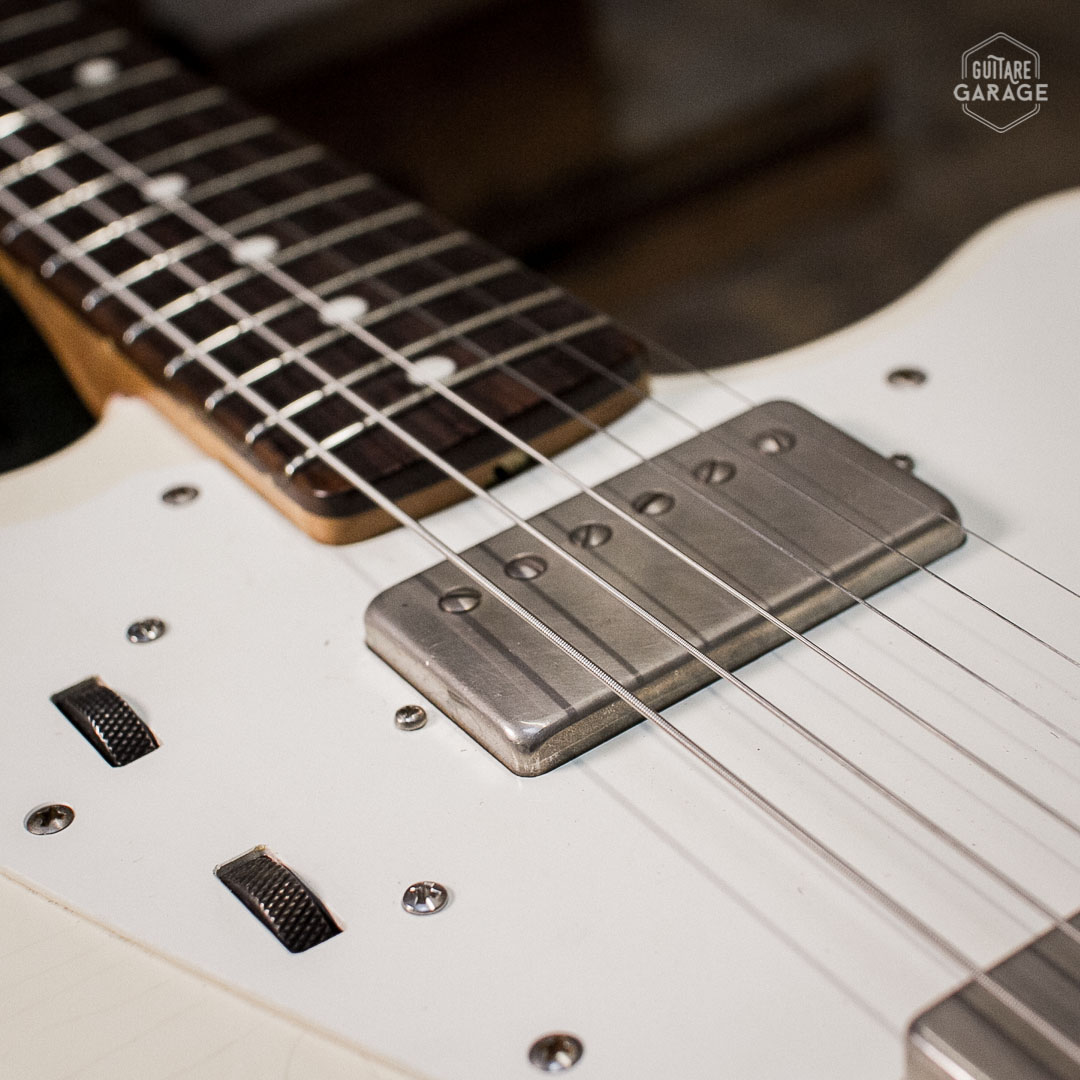 Partcaster Guitare Garage Jazzmaster Omypic White over Pink Paisley Relic Matching Headstock