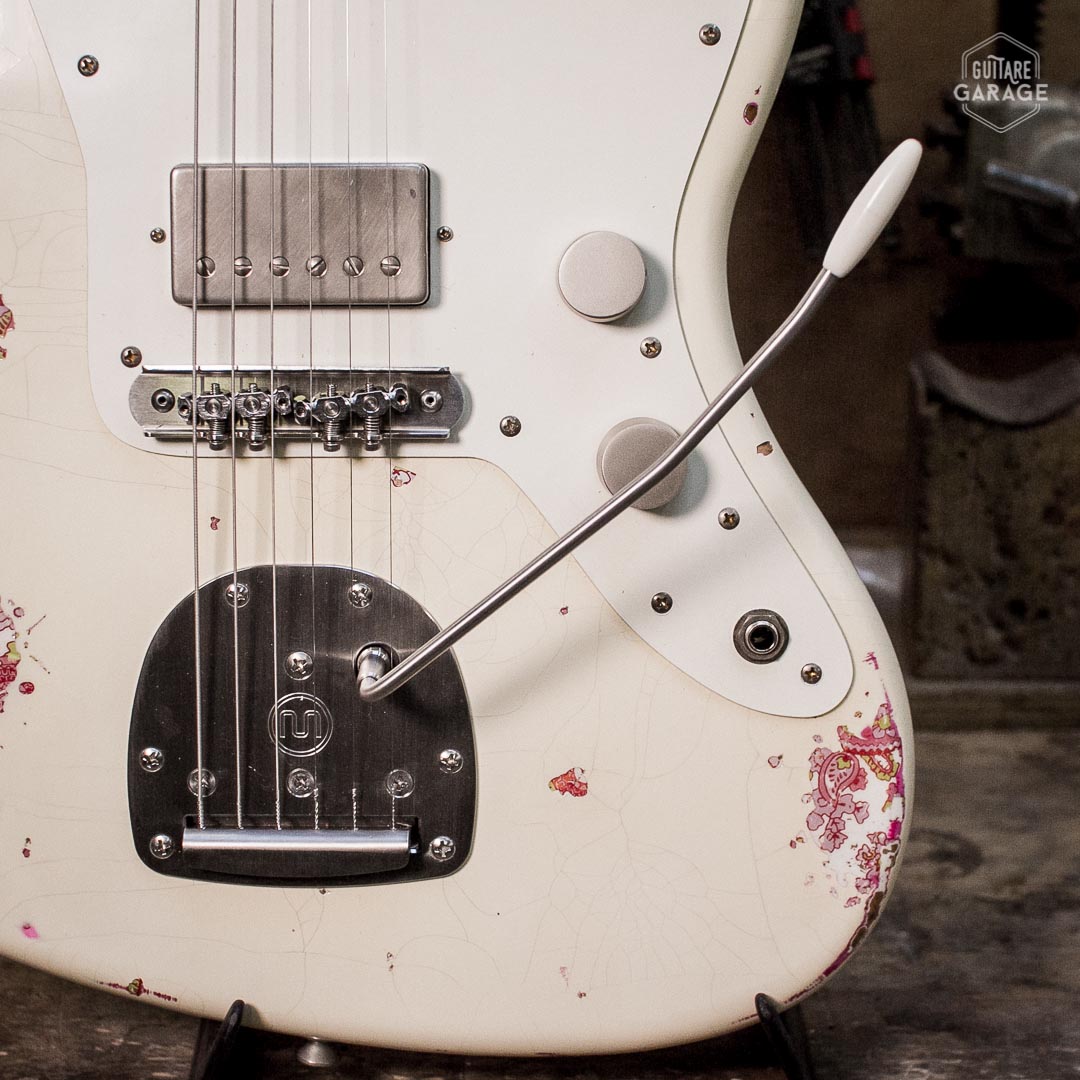 Partcaster Guitare Garage Jazzmaster Omypic White over Pink Paisley Relic Matching Headstock