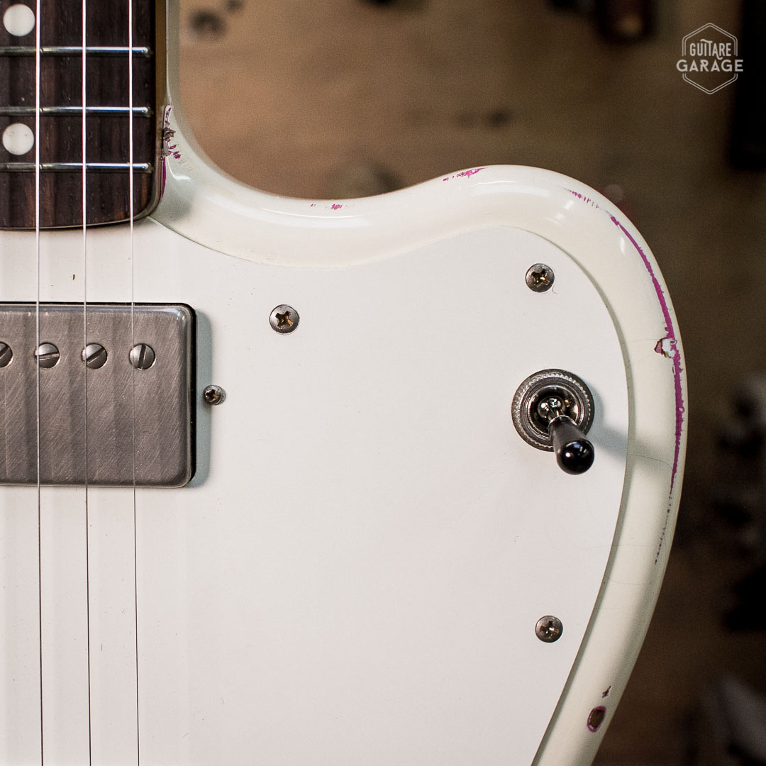 Partcaster Guitare Garage Jazzmaster Omypic White over Pink Paisley Relic Matching Headstock