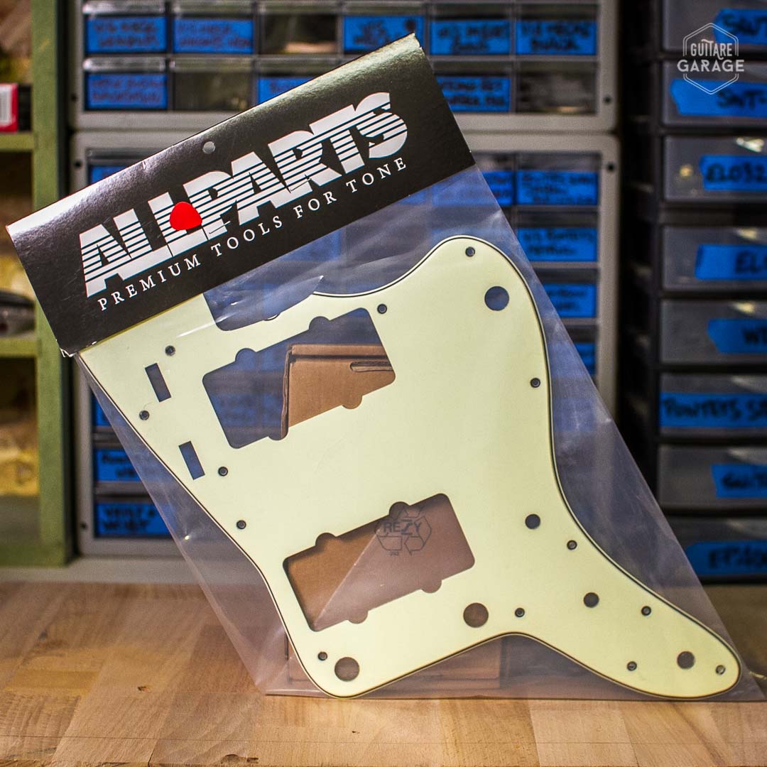 Pickguard Allparts pour Jazzmaster Mintgreen 3 plis