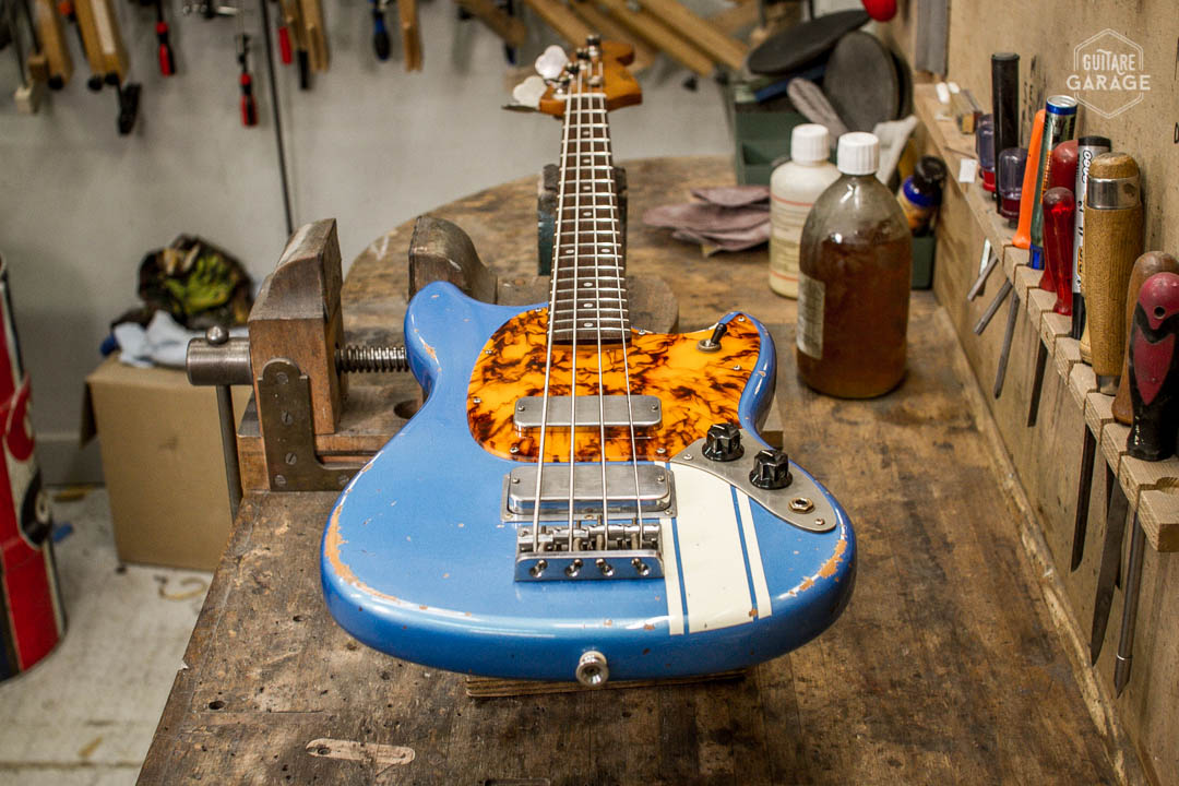 Mustang Bass Guitare Garage Pelham Blue Racing Medium Relic