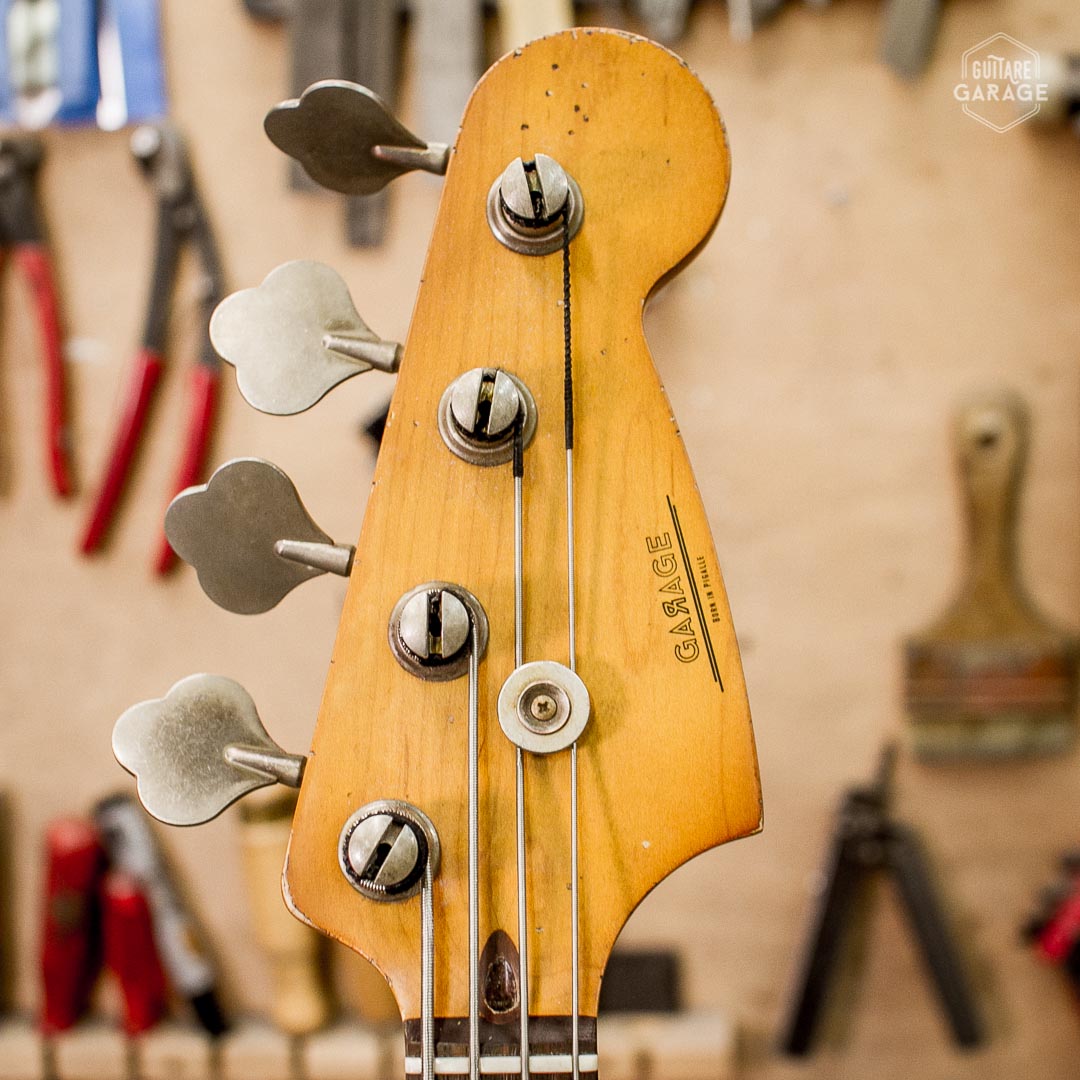 Mustang Bass Guitare Garage Pelham Blue Racing Medium Relic