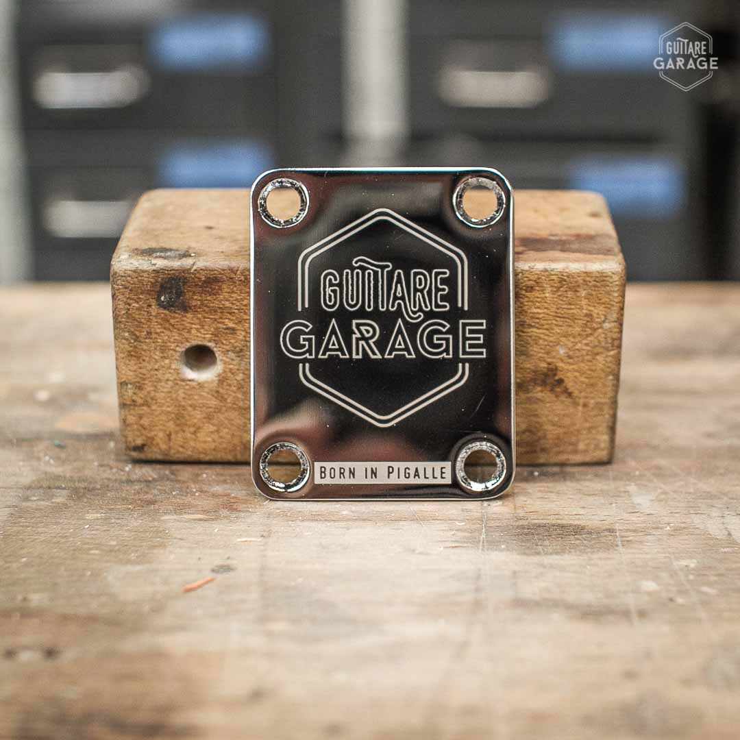 Neckplate type Fender avec logo Guitare Garage finition Chrome