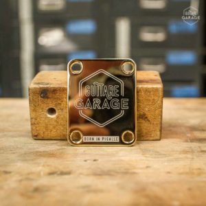 Neckplate type Fender avec logo Guitare Garage finition Gold