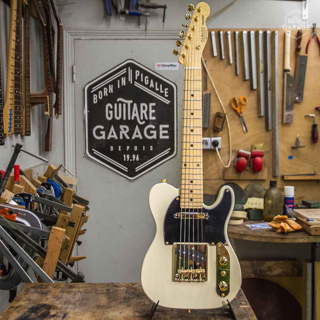 Minicaster Frêne Olympic White Open Grain Gold Edition