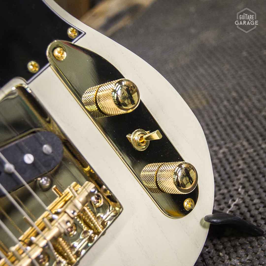 Minicaster Frêne Olympic White Open Grain Gold Edition