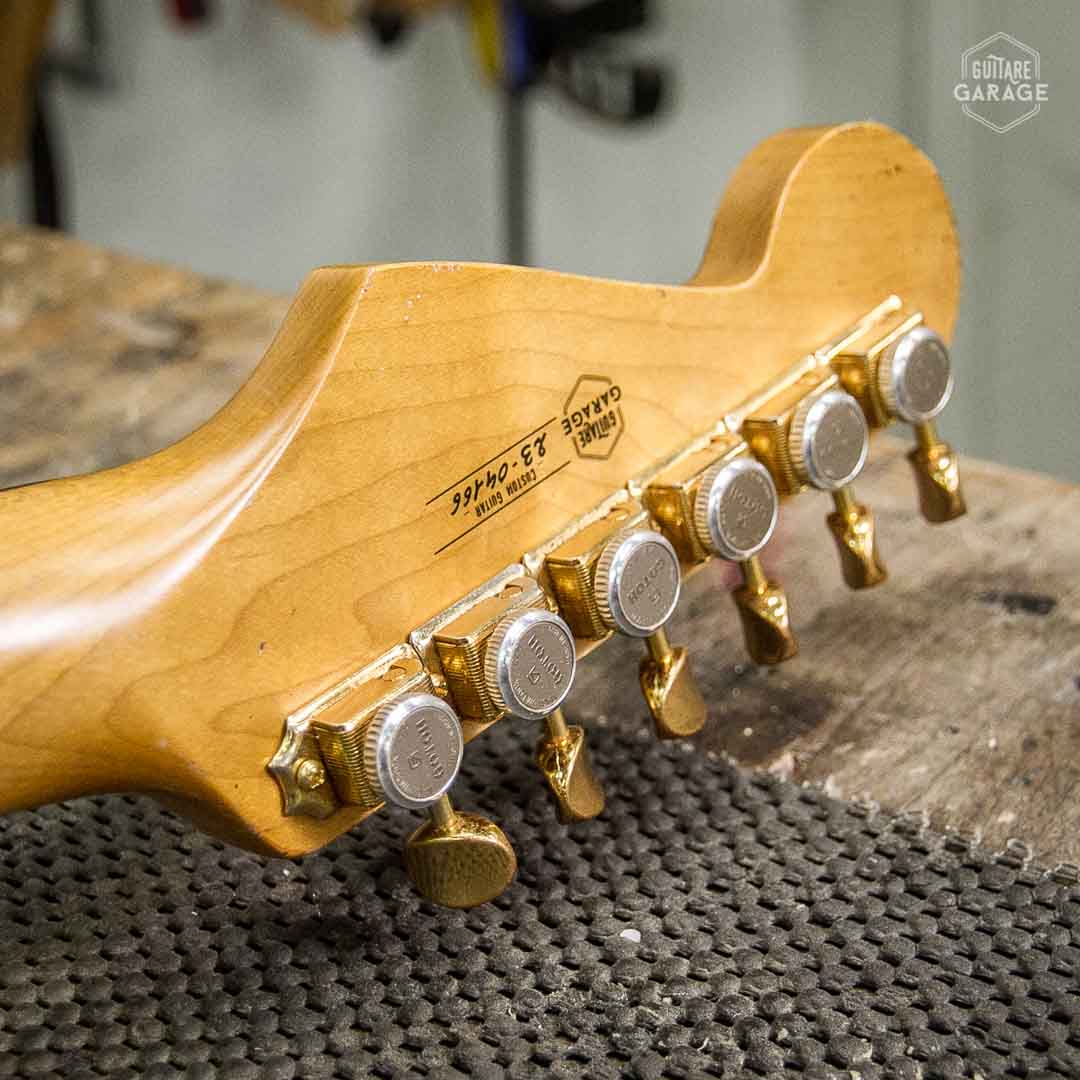 Stratocaster Black Relic Blackguard Gold Edition Dreamsongs