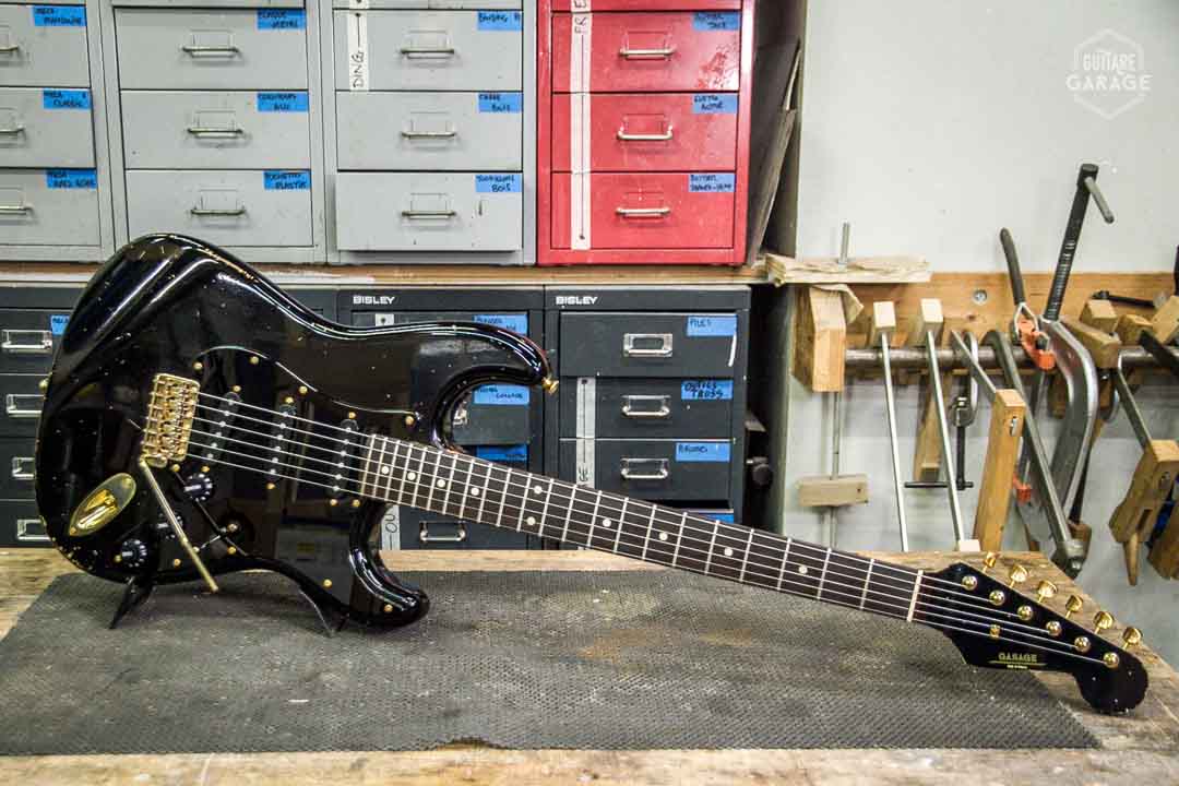 Stratocaster Black Relic Blackguard Gold Edition Dreamsongs