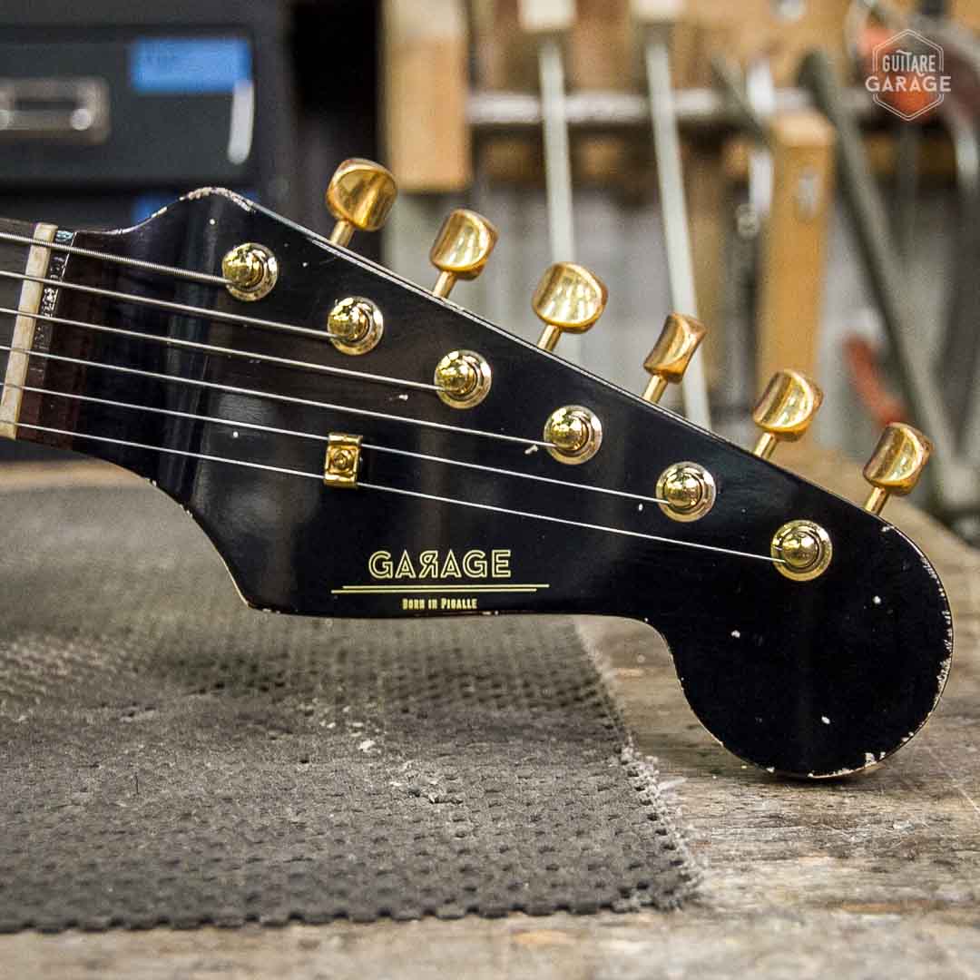 Stratocaster Black Relic Blackguard Gold Edition Dreamsongs