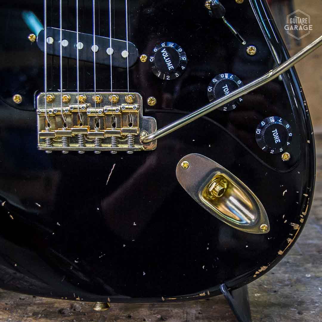 Stratocaster Black Relic Blackguard Gold Edition Dreamsongs