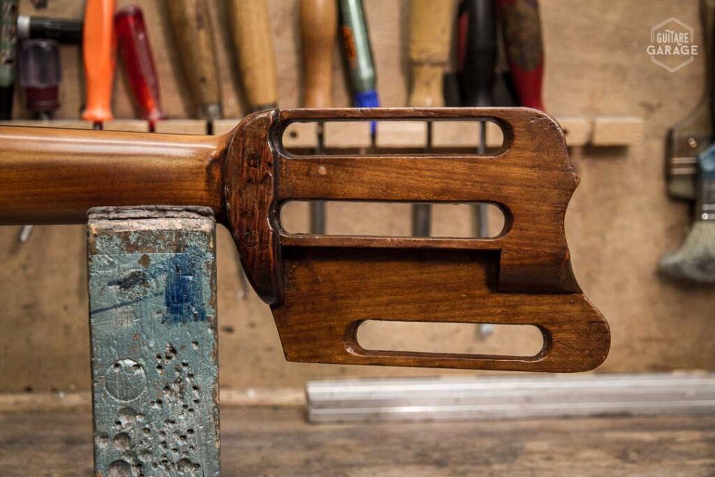 Dita Massara Restauration Guitare Harpe