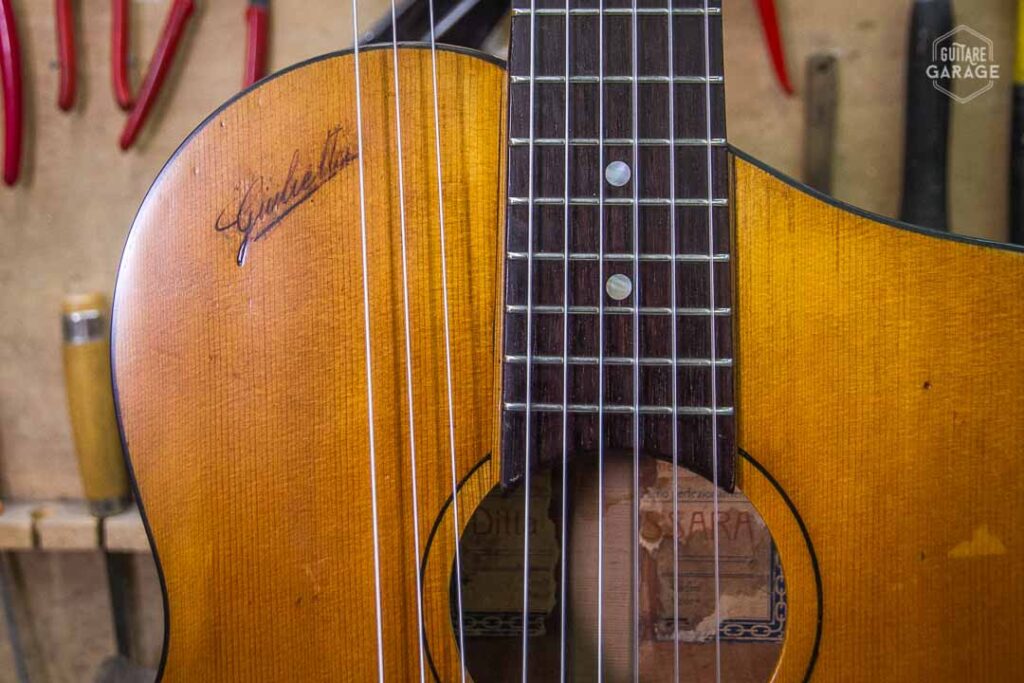 Dita Massara Restauration Guitare Harpe