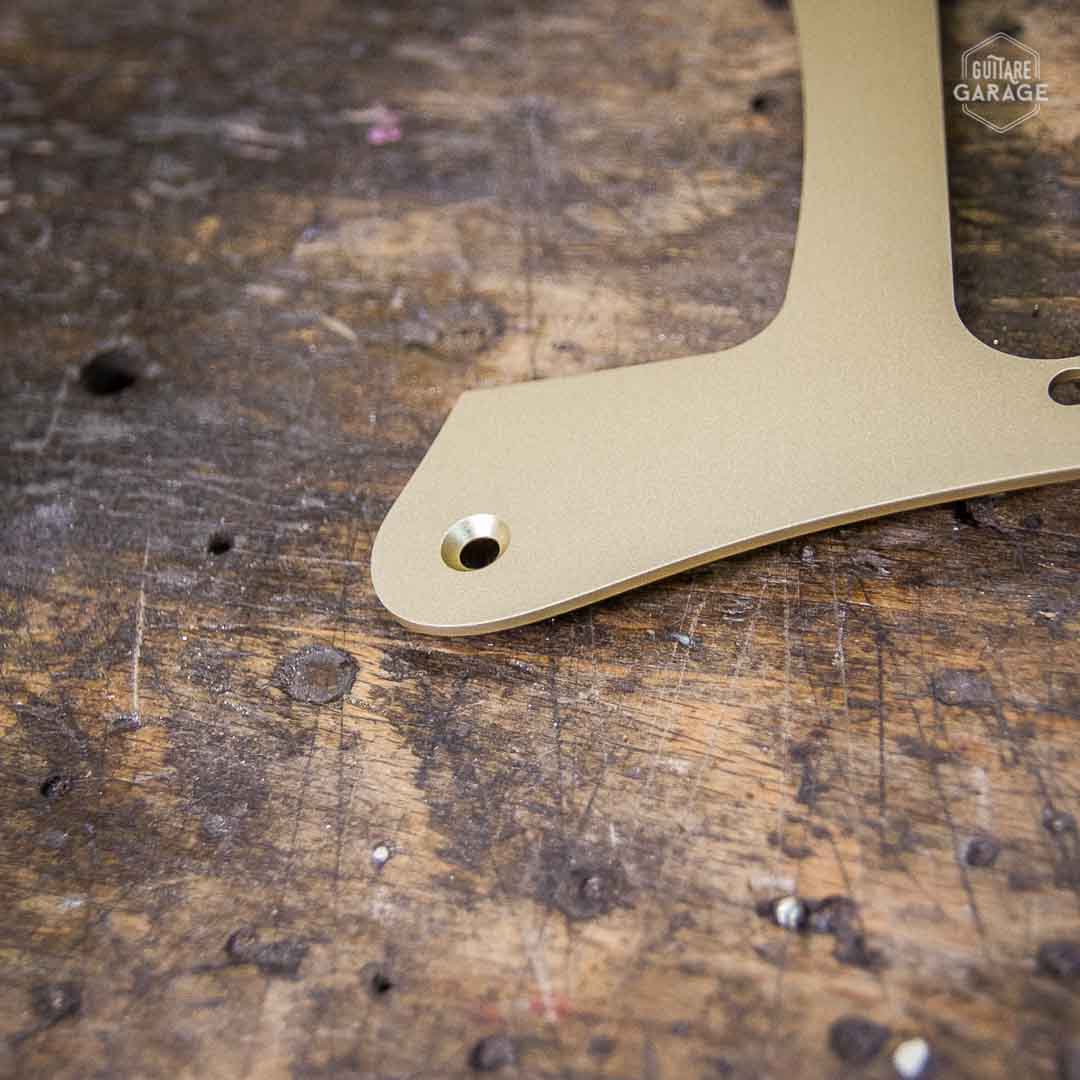Pickguard Stratocaster HSS Aluminium Anodisé Gold Guitare Garage