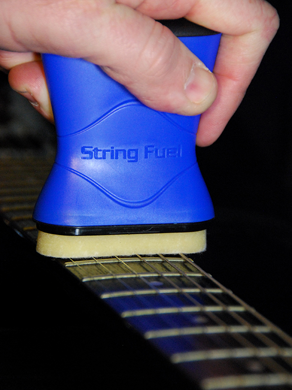 Nettoyant lubrifiant cordes MusicNomad String Fuel