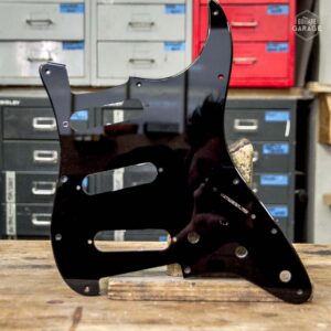 Pickguard Guitare Garage Custom Blackstrat en altuglass noir