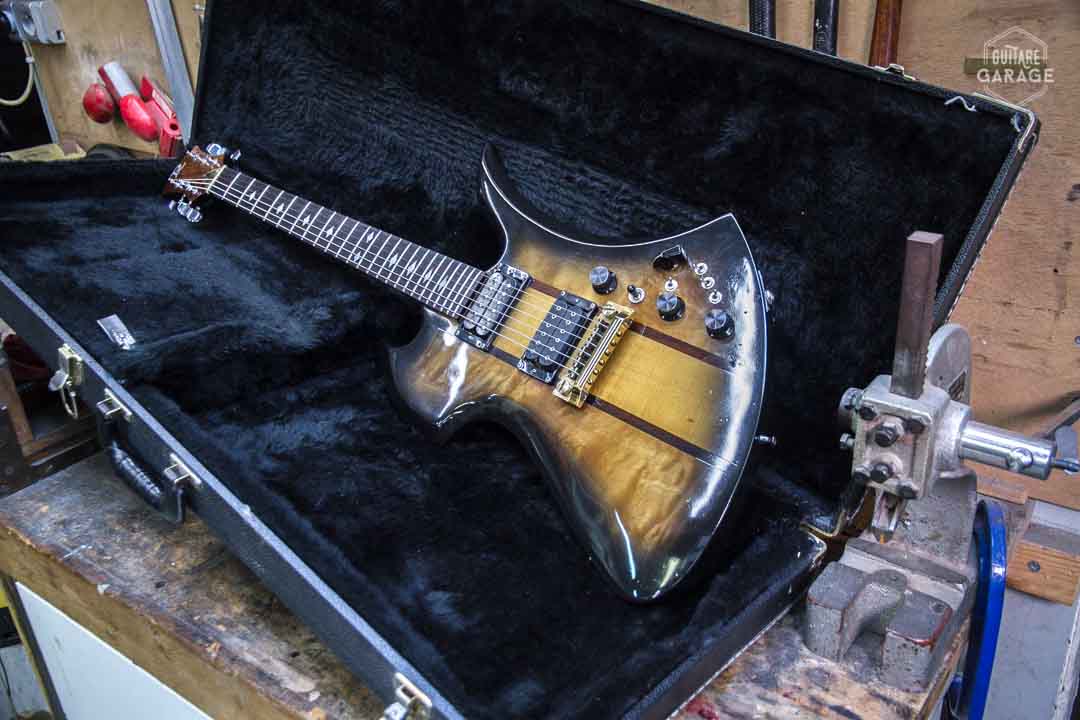 Occasion - BC Rich Mockinbird Sunburst 1983
