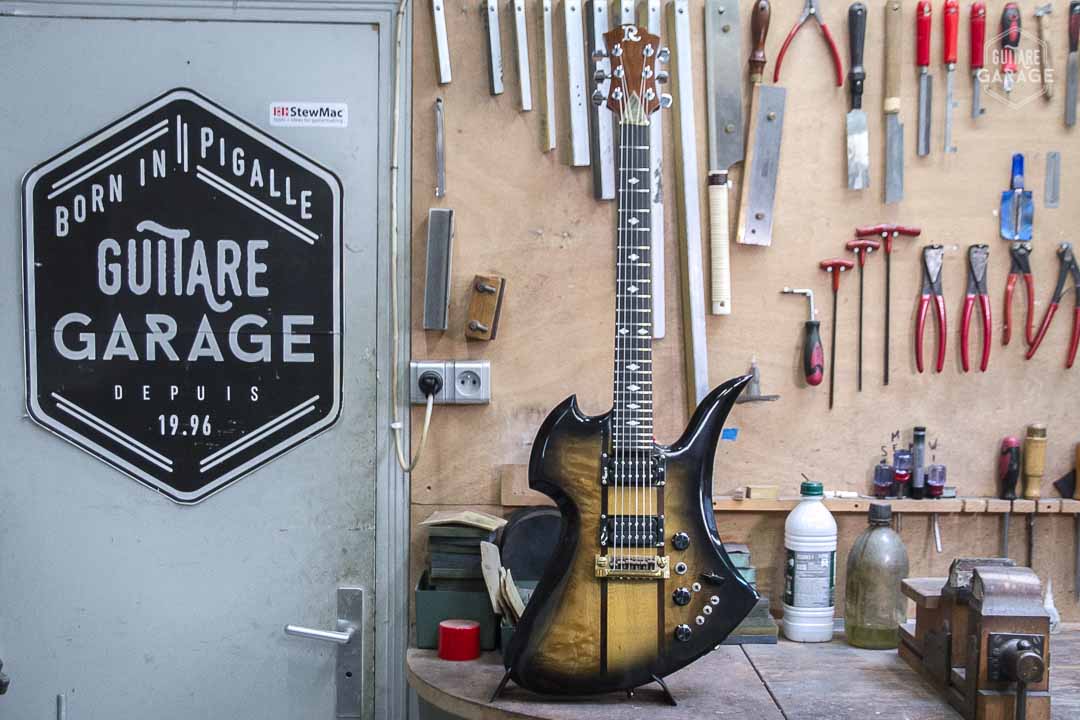 Occasion - BC Rich Mockinbird Sunburst 1983