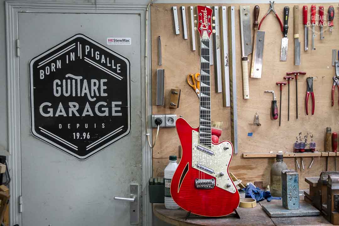 Occasion - Charvel Surfcaster Rouge Japon années 90