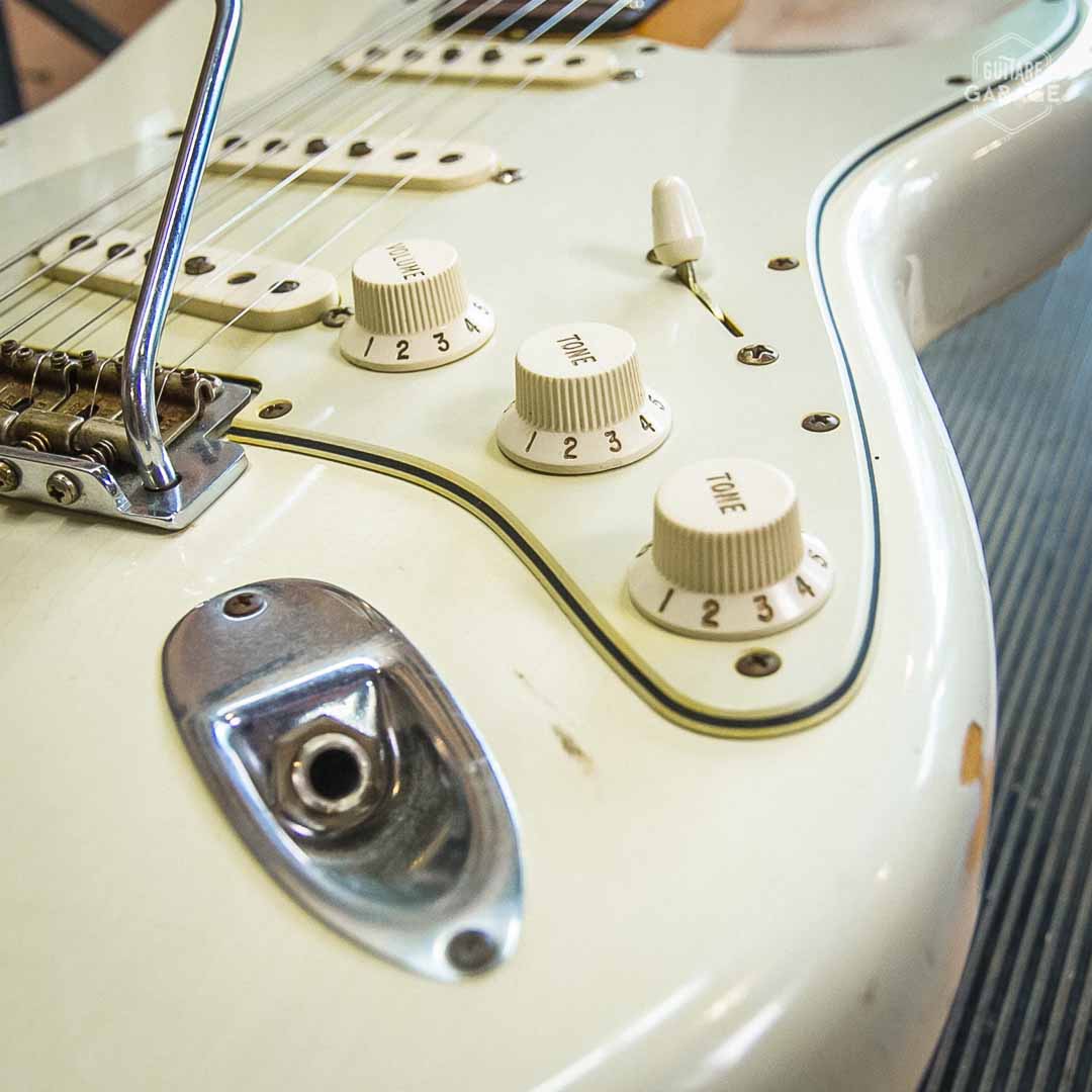 Occasion - Fender Custom Shop Strat 63 Olympic White Relic