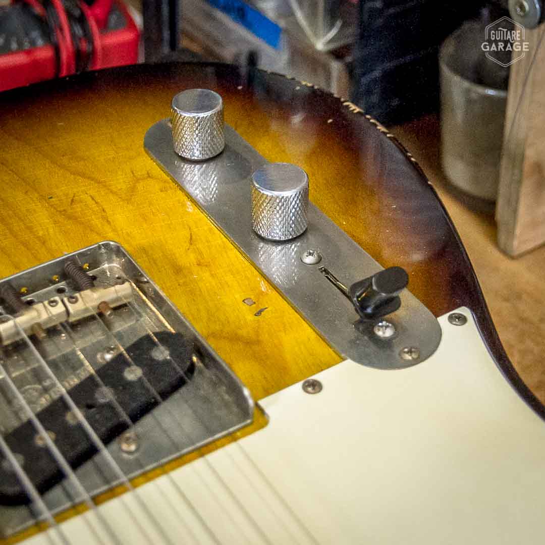 Guitare Garage Modèle T Gaucher Swamp Ash Sunburst 2 Tons Relic Hepcat Broadcaster