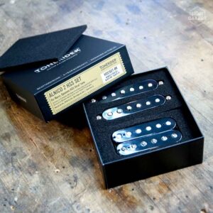 Set micros Tonerider Stratocaster Alnico 2 HSS Black