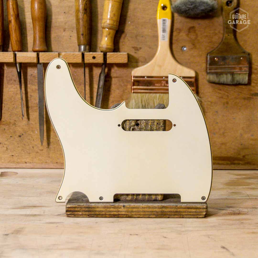 Pickguard Gaucher 5 trous pour Telecaster Parchment Relic by Guitare Garage