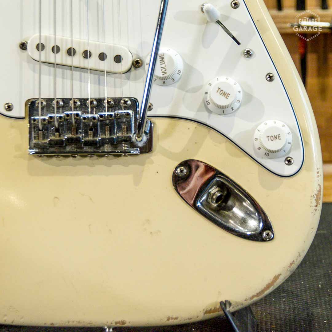 Occasion - Fender Stratocaster 1973 Olympic White Refin
