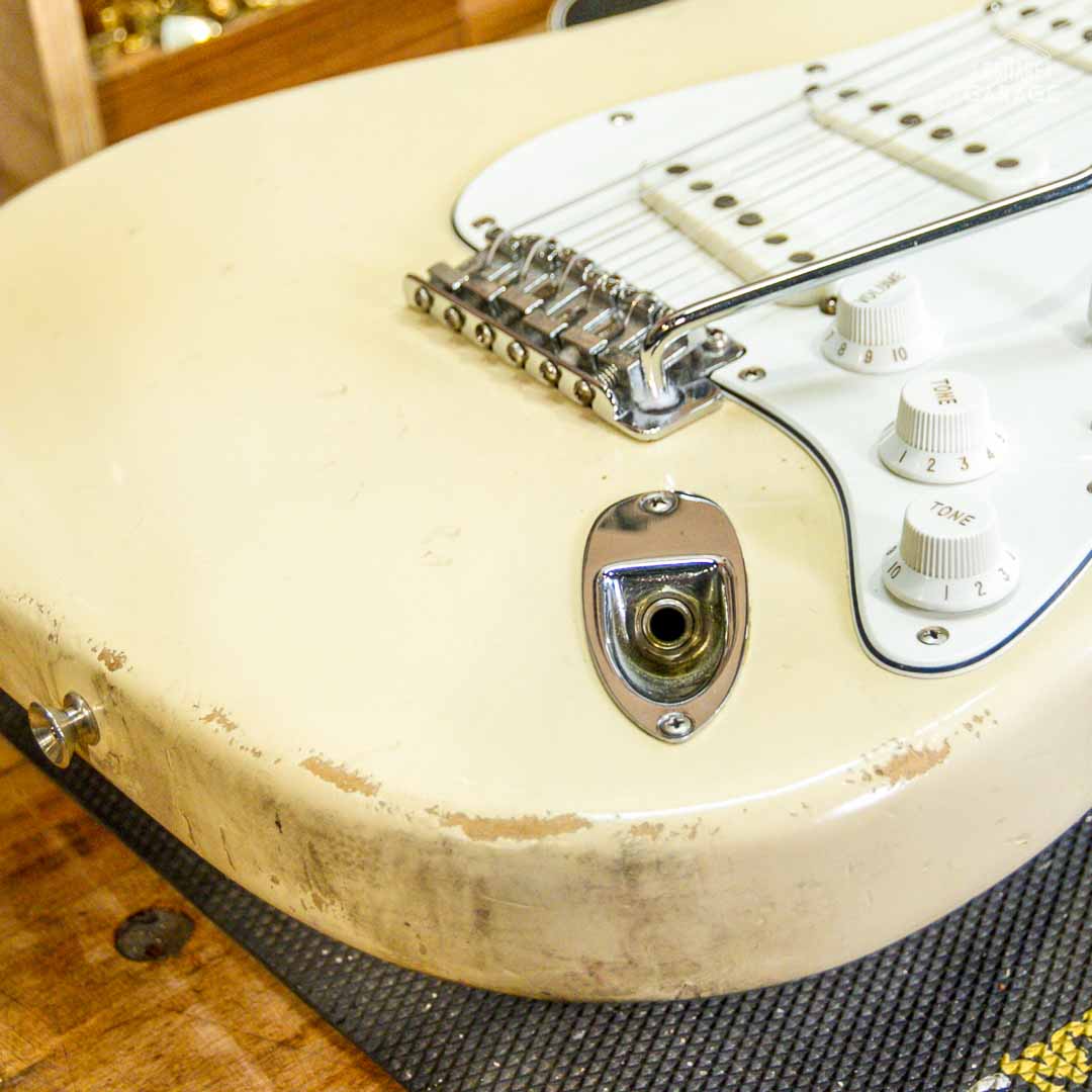 Occasion - Fender Stratocaster 1973 Olympic White Refin